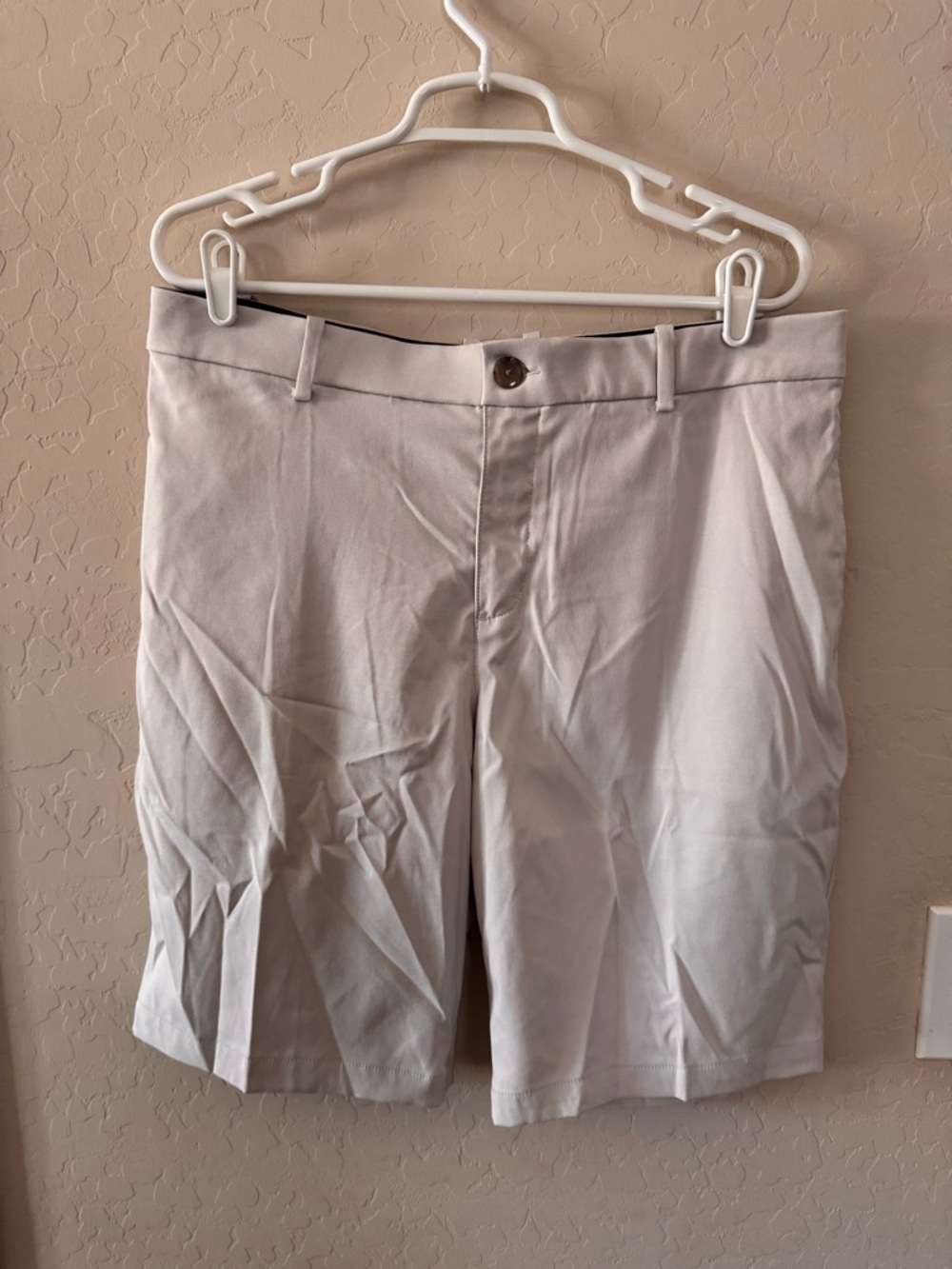 Nike Men's Flat-Front Shorts — Light Beige